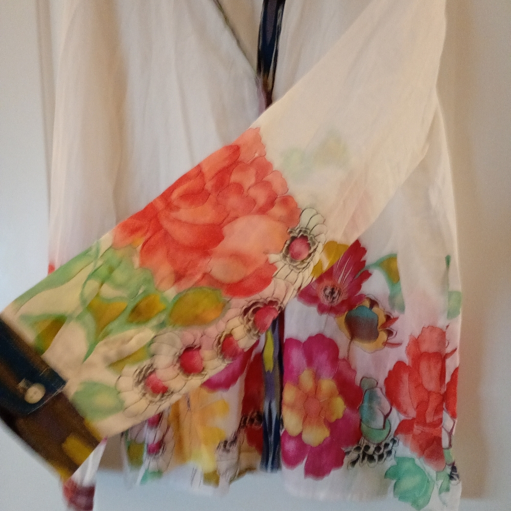 Eva Varro White Floral Button-Front Blouse - Picture 5 of 7